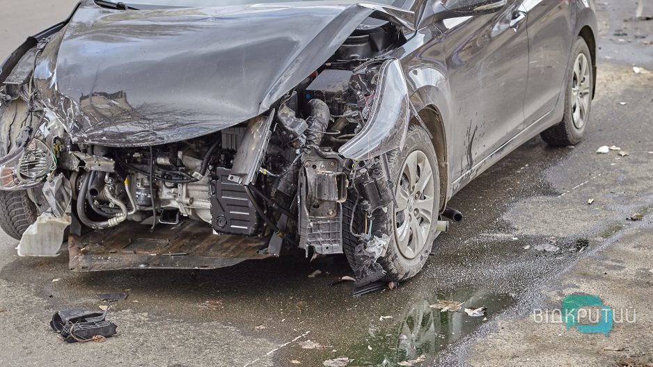ДТП в центре Днепра: водитель Hyundai протаранила Chevrolet - рис. 4