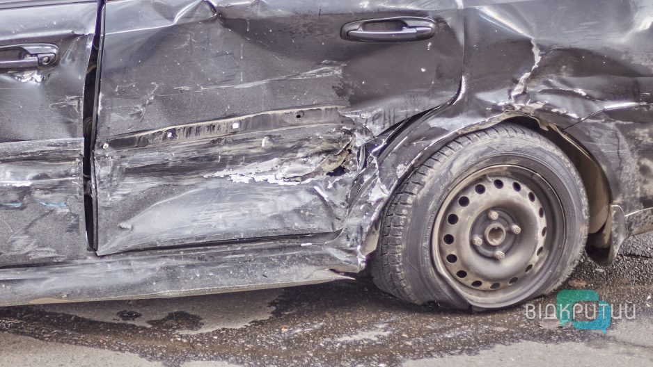 ДТП в центре Днепра: водитель Hyundai протаранила Chevrolet - рис. 7