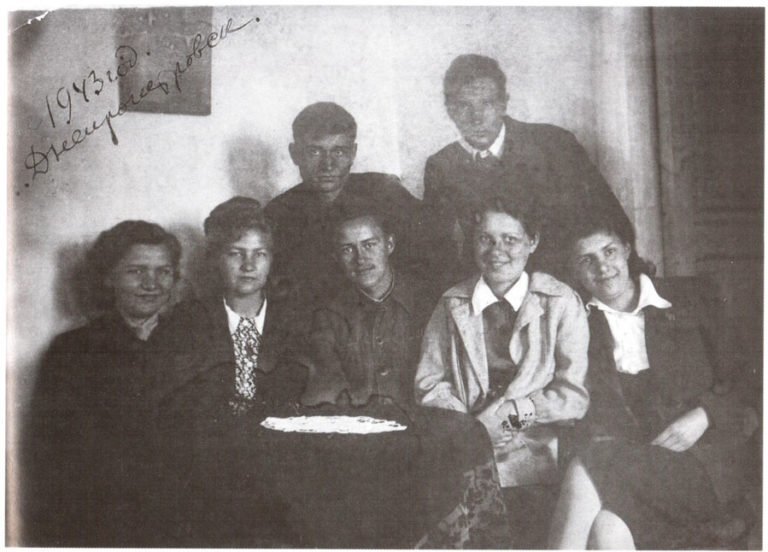 В Днепре по фото 1943 года хотят найти местных жителей, которые спасли узника нацистского концлагеря - рис. 1