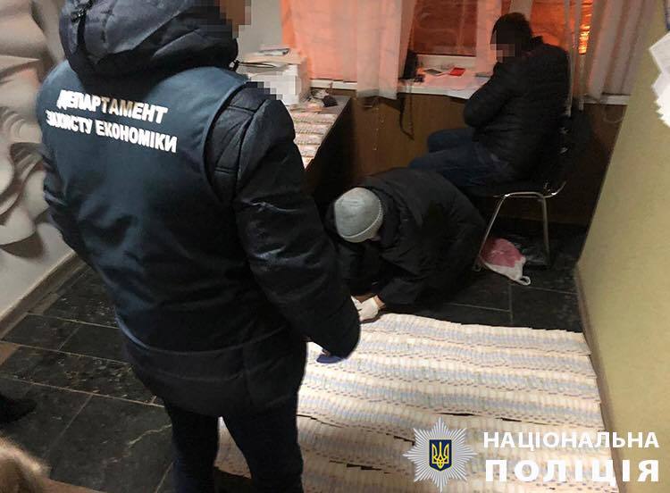 В Днепропетровской области задерживают чиновников-взяточников - рис. 3