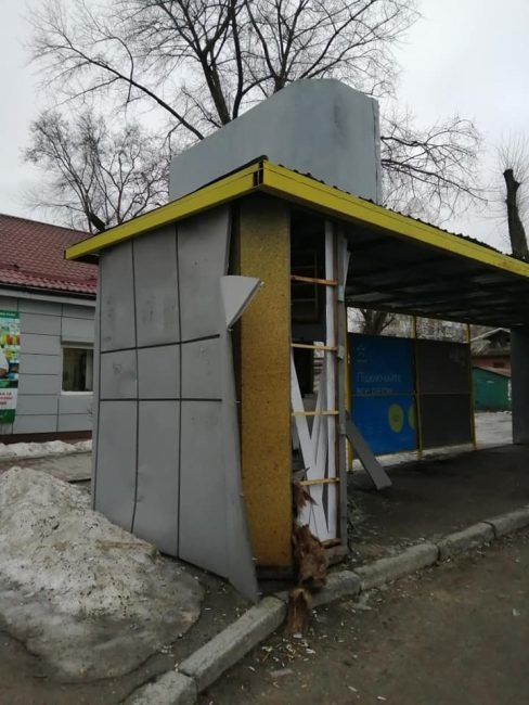 В Днепре на 12 квартале разломали конструкцию остановки - рис. 13