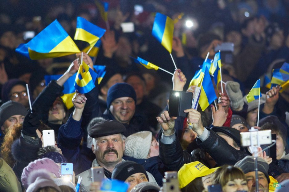 Около 15 тысяч днепрян пришли на встречу с Юлией Тимошенко - рис. 2