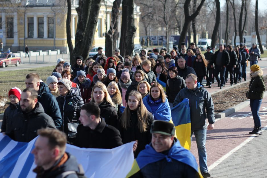В Днепре возле флагштока прошла акция в поддержку военнопленных украинских моряков - рис. 6