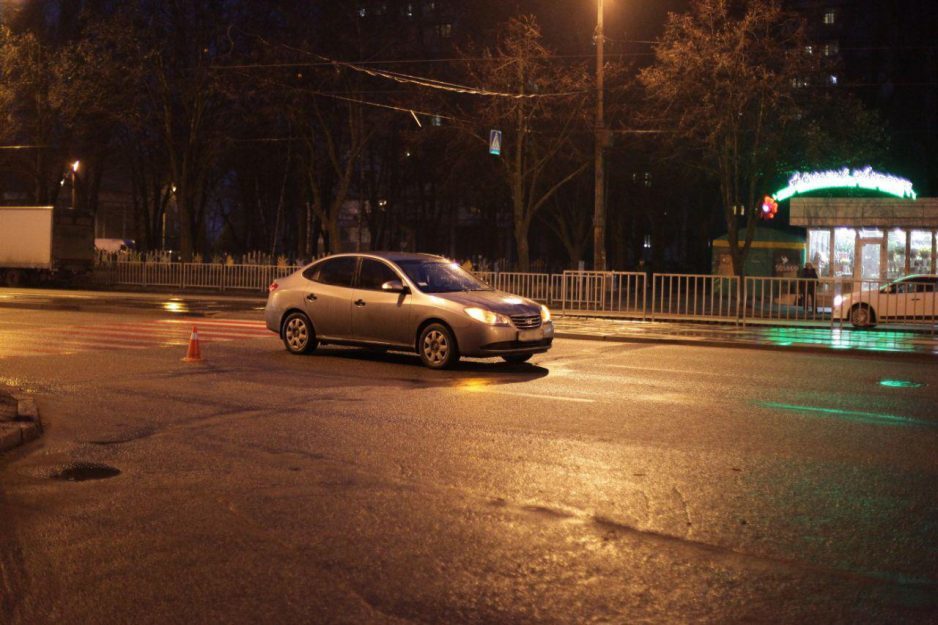 В Днепре на Рабочей на пешеходном переходе автомобиль Hyundai сбил девушку - рис. 3