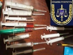 В Каменском наркодилеров поймали на горячем - рис. 15