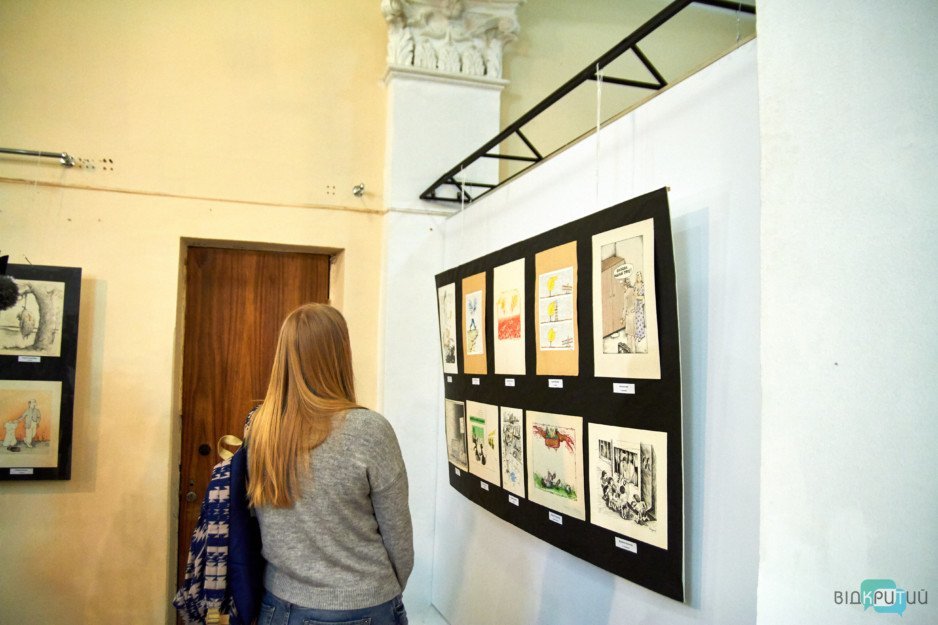 В Днепре состоялось открытие Международной выставки карикатуры - рис. 6