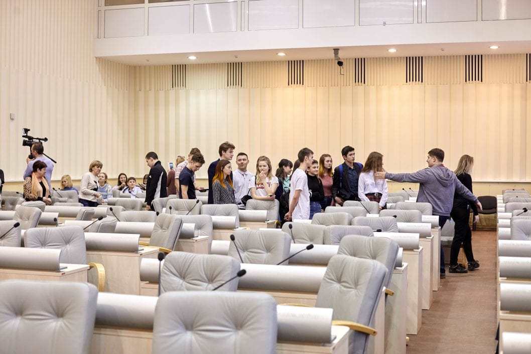 В Днепре школьники выбирали Президента Украины - рис. 6