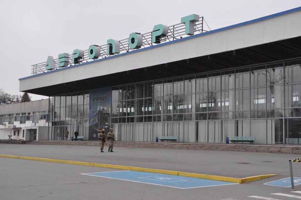 Как в Днепре накануне выборов спецназ СБУ патрулирует вокзалы и аэропорт - рис. 3