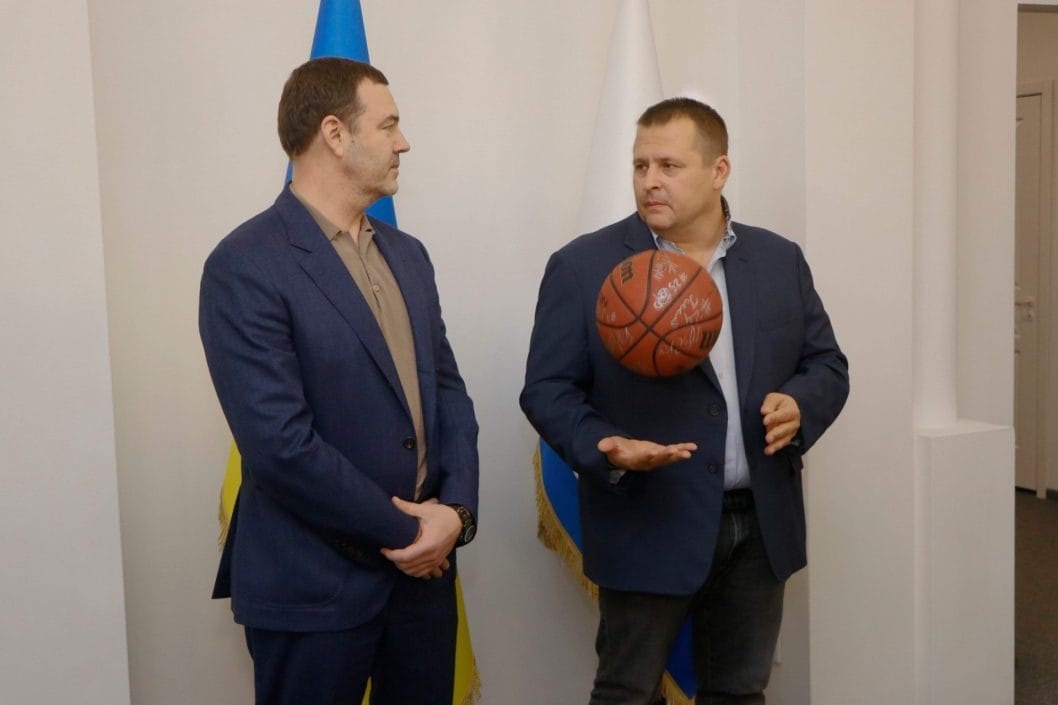 Мэр Днепра поздравил спортсменов с завоеванием Кубка Украины по баскетболу - рис. 4