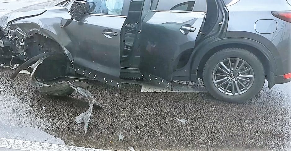 Оторванные колёса: в Днепре на Набережной Заводской произошло тройное ДТП - рис. 6
