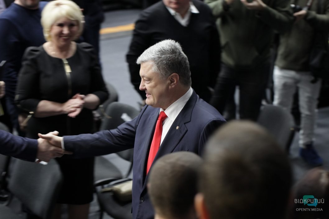 Президент Порошенко наградил гендиректора «Павлоградугля» и днепровских ученых денежными премиями - рис. 1