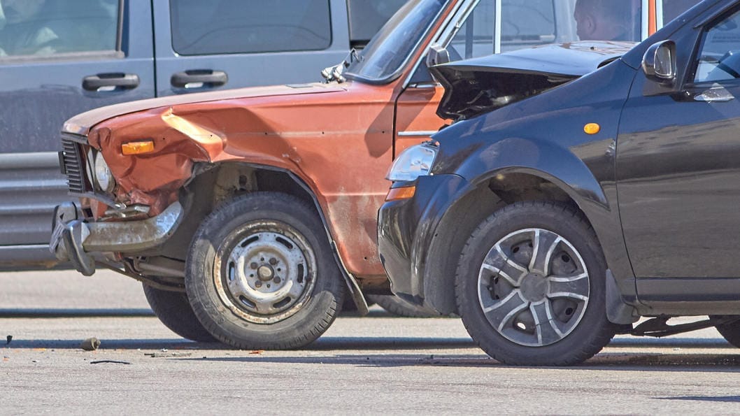 В Днепре возле «Даффи» столкнулись ВАЗ и Chevrolet - рис. 2