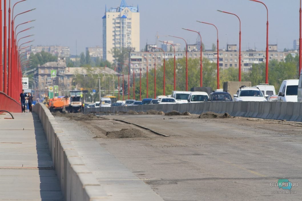 Лед тронулся: в Днепре на Новом мосту начали ремонтные работы - рис. 19