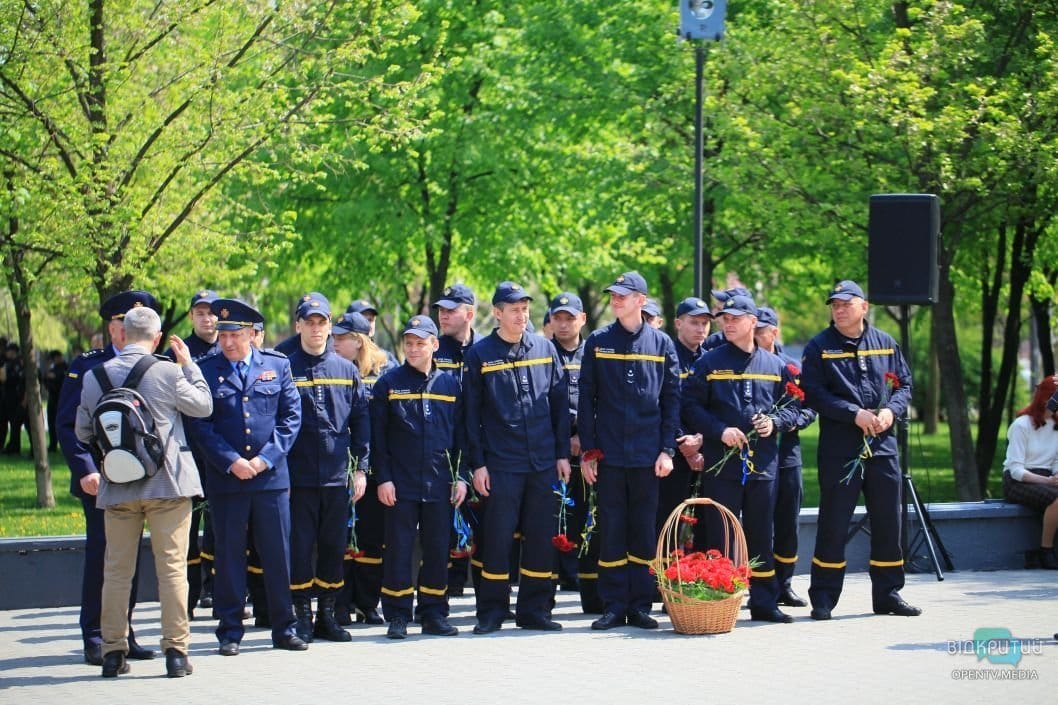 В Днепре почтили память жертв ликвидации последствий аварии на Чернобыльской АЭС - рис. 24