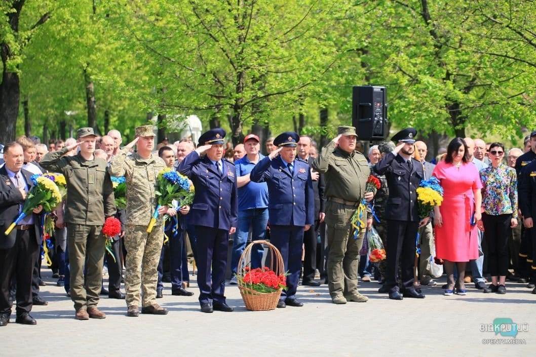 В Днепре почтили память жертв ликвидации последствий аварии на Чернобыльской АЭС - рис. 30