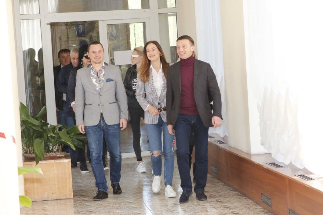 В Днепре председатель облсовета Глеб Пригунов проголосовал на выборах Президента - рис. 1