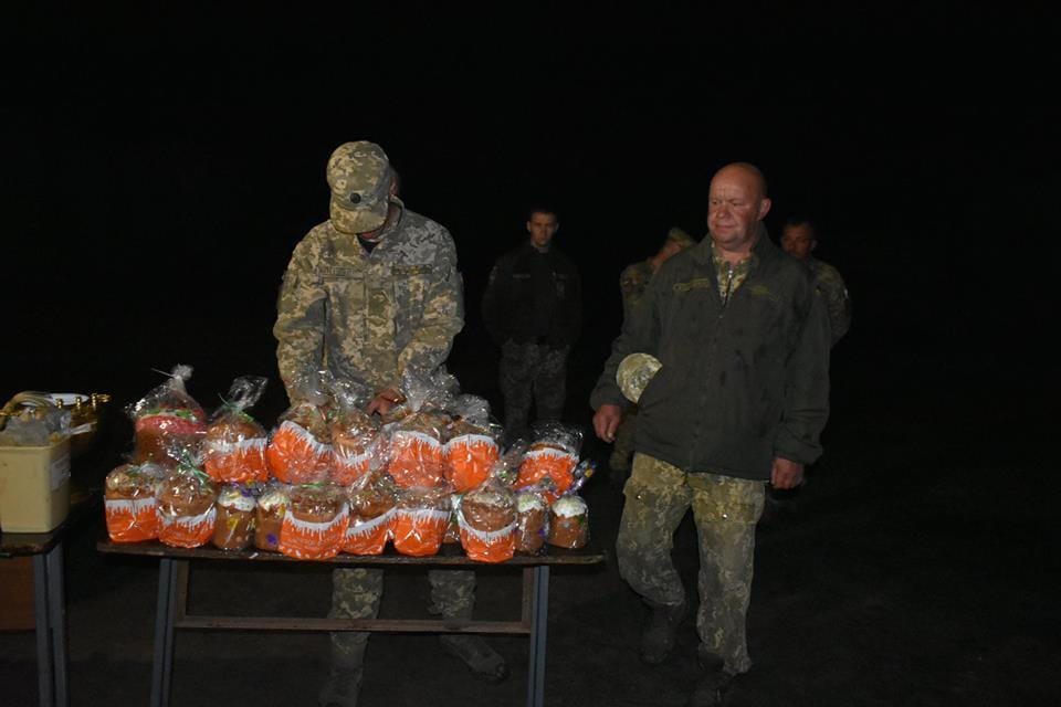 На передовой провели пасхальное богослужение для военнослужащих из Днепра - рис. 1