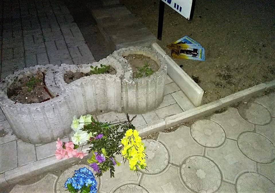 В Днепропетровской области снова осквернили памятник Героям - рис. 3