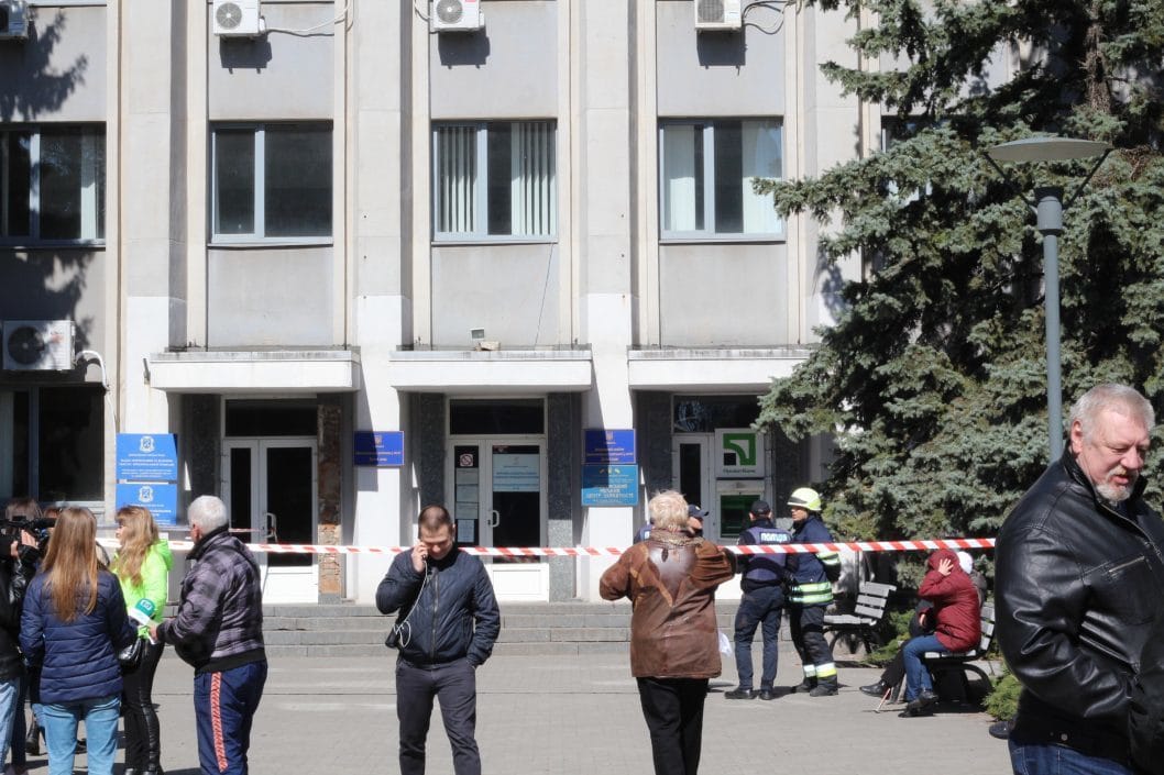Райсоветы Днепра заминировали во время выдачи списков избирателей - рис. 3