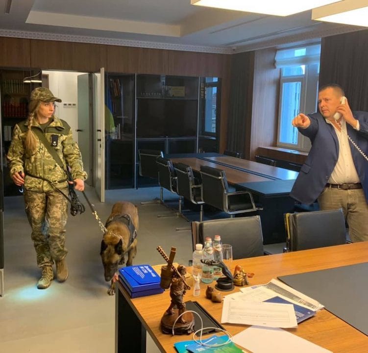 Мэр Днепра отказался покидать «тонущий корабль» - рис. 1