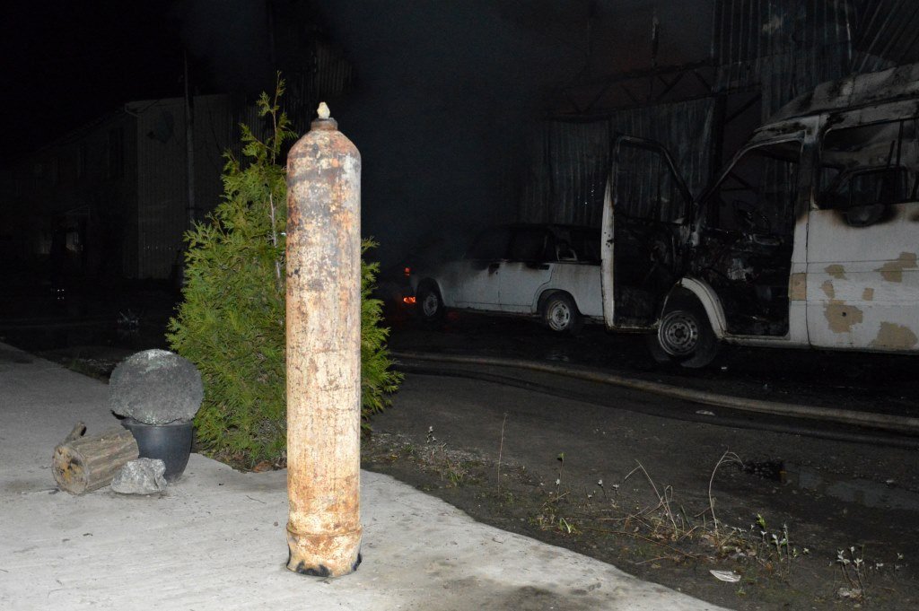 В Днепре на лодочной станции произошел пожар: погиб мужчина - рис. 4