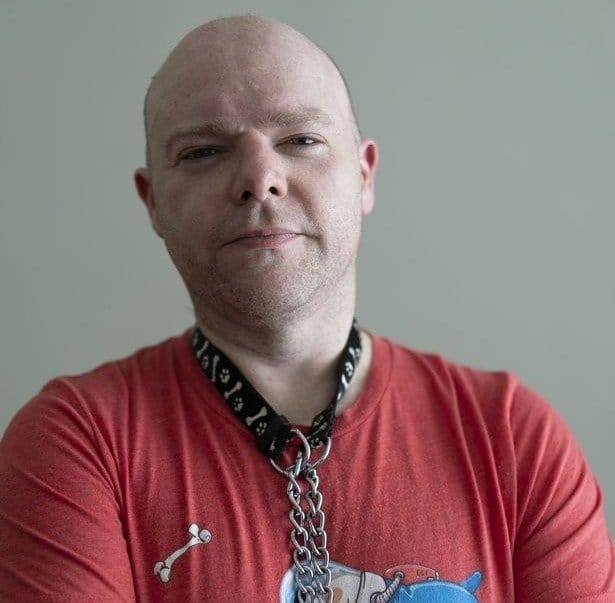 Человек-пёс: в Британии мужчина чувствует себя собакой и лает на друзей - рис. 3