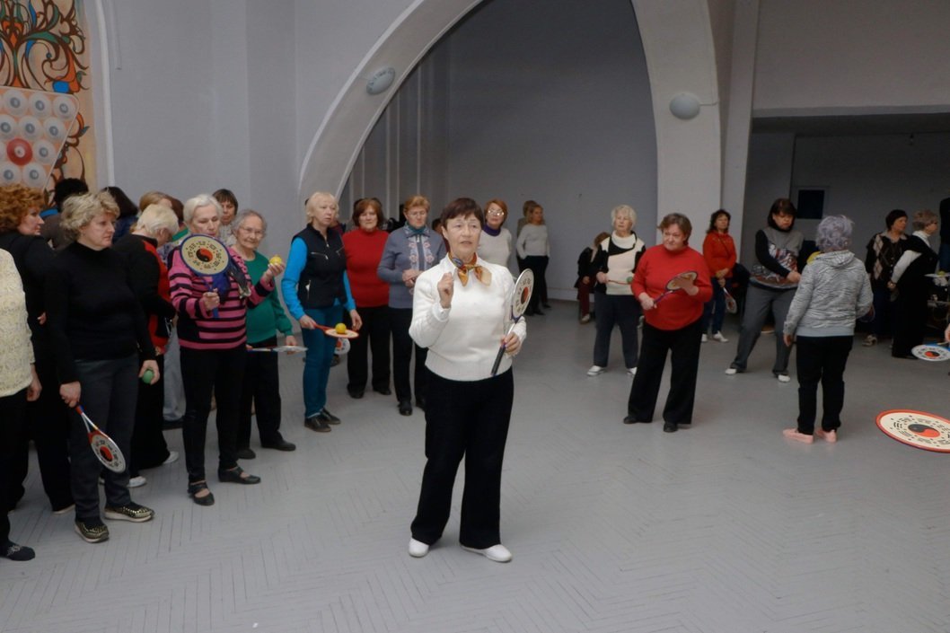 В университете Днепра пенсионерам преподают гимнастику - рис. 2