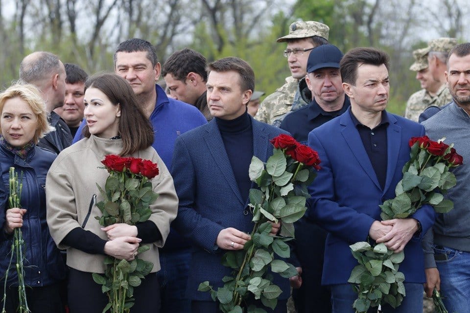 В Днепре на Краснопольском кладбище почтили память погибших на Донбассе - рис. 2