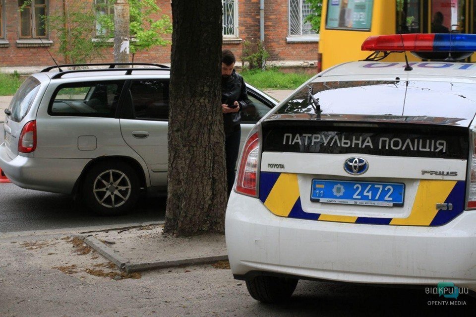 В Днепре на Титова пешеход попал под колеса легковушки: мужчину госпитализировали - рис. 2
