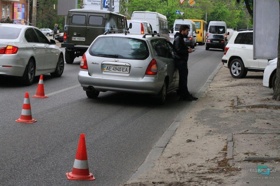В Днепре на Титова пешеход попал под колеса легковушки: мужчину госпитализировали - рис. 3