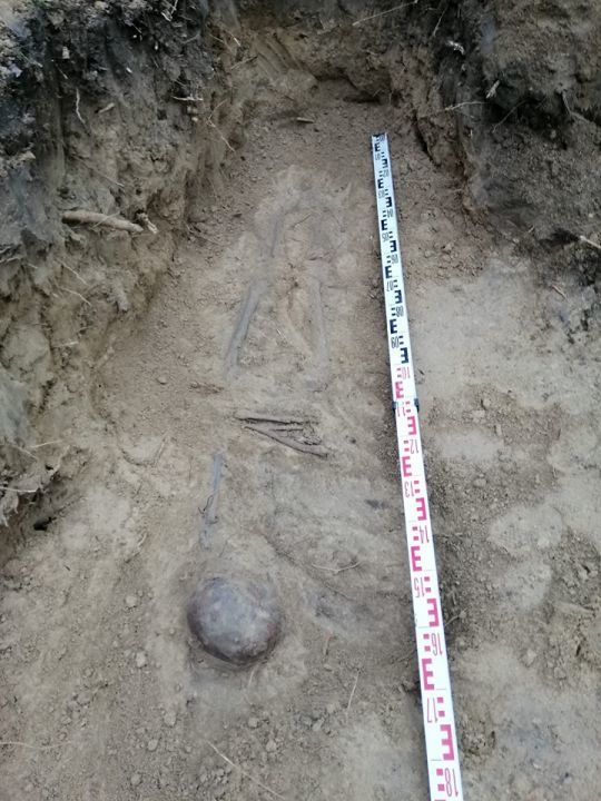 В Польше археологи из Кривого Рога нашли захоронение воинов Красной армии и старушку - рис. 6