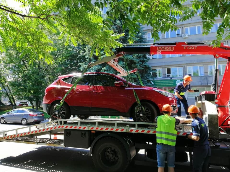 В Днепре эвакуировали очередных автохамов - рис. 1