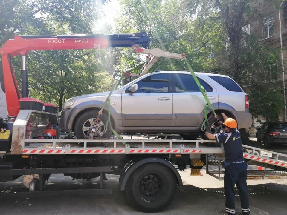 В Днепре эвакуировали очередных автохамов - рис. 2