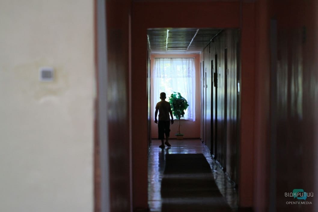 Детей из Днепровского реабилитационного центра могут выгнать на улицу - рис. 7