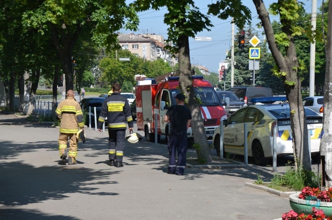 В Днепре и Кривом Роге заминированы университеты: студентов эвакуировали - рис. 4