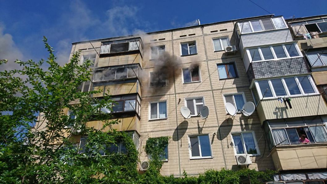 В Никополе пожар в жилом доме: пострадавший госпитализирован - рис. 12