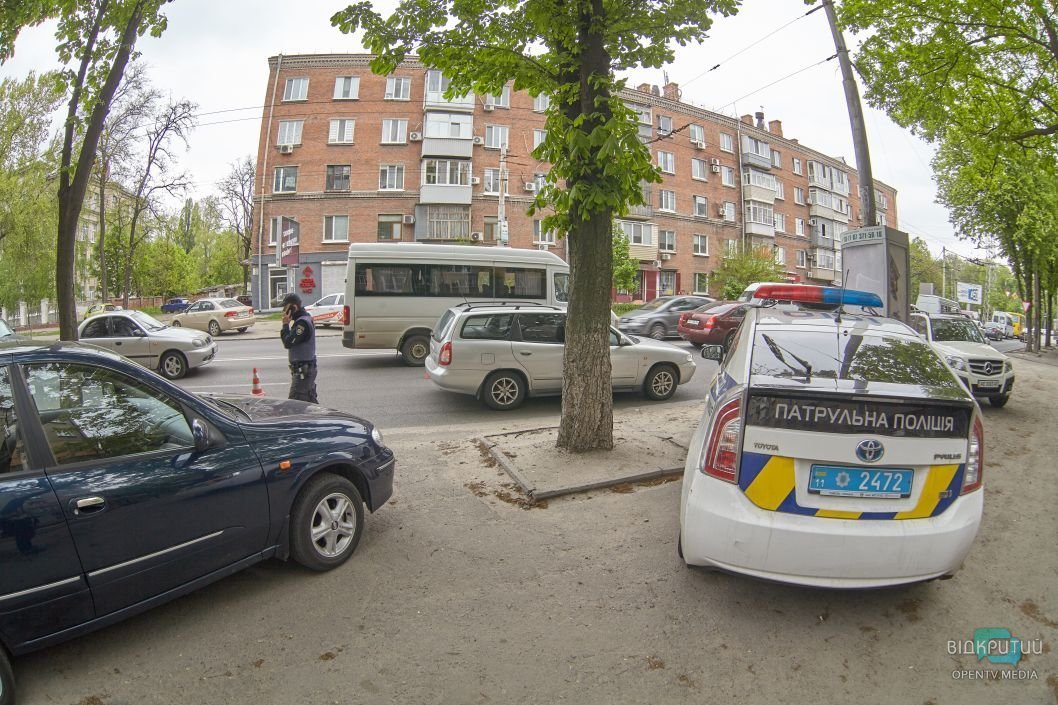 В Днепре на Титова пешеход попал под колеса легковушки: мужчину госпитализировали - рис. 7