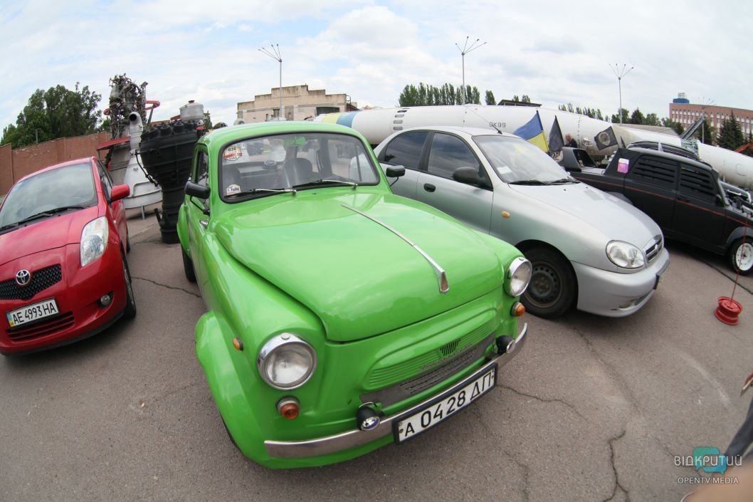 В Днепре проходит выставка «Автомобиль вчера и сегодня» - рис. 30