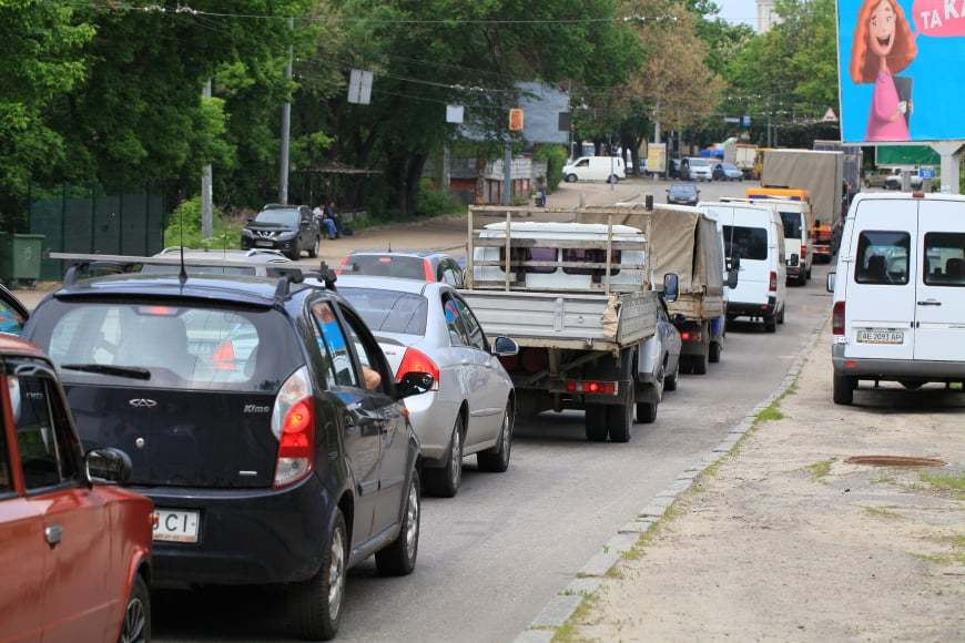 В Днепре на улице Курчатова автомобиль Toyota врезался в Chevrolet: образовалась большая пробка - рис. 5