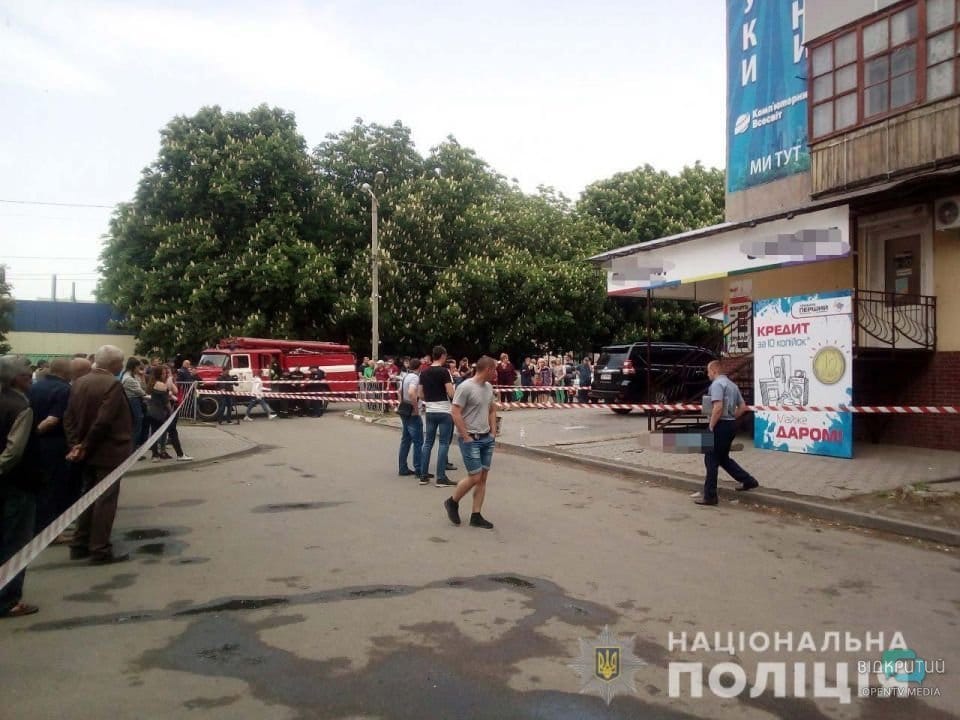 Полиция выясняет обстоятельства взрыва в Марганце - рис. 13