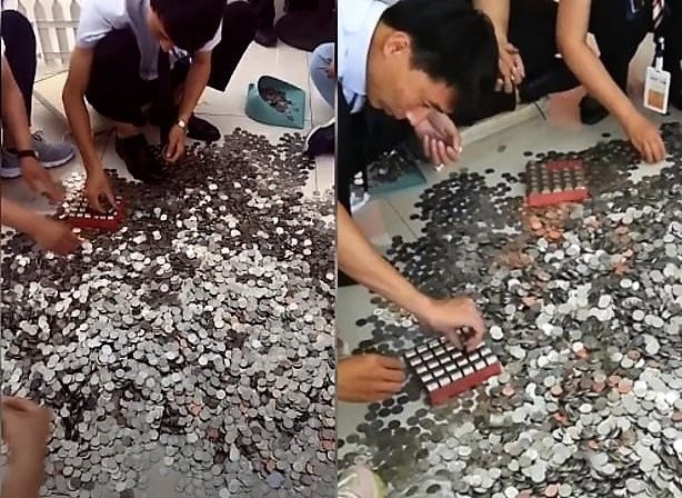 В Китае женщина принесла в магазин 66 мешков с монетами, чтобы заплатить за новую машину - рис. 10