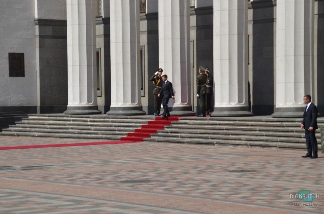 Зеленский сделал заявление о роспуске парламента, которое ранее анонсировал его советник - рис. 19