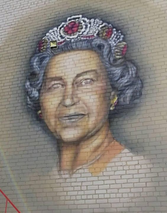 В Днепропетровской области создали мурал с изображением королевы Великобритании Елизаветы ІІ - рис. 1