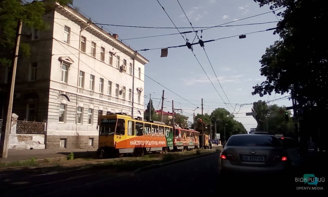 В Днепре из-за поломки контактной сети приостановилось движение трамваев и троллейбусов - рис. 8