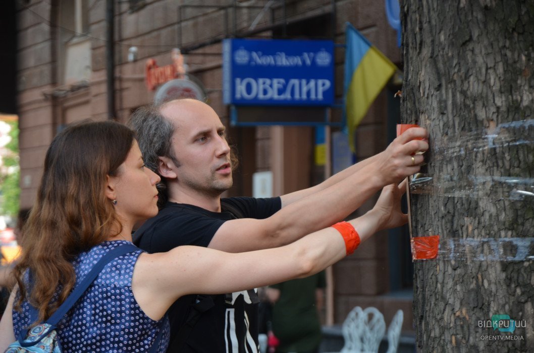 «Делаем каменные джунгли?»: в Днепре поддержали идею спасения деревьев на улице Короленко - рис. 4