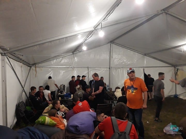 В Днепропетровской области на фестивале KOZAK Fest погиб мужчина, более 100 человек стали заложниками непогоды - рис. 5