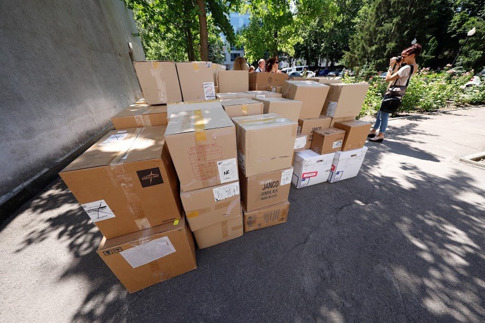 В лечебные учреждения Днепра доставили гуманитарную помощь - рис. 5