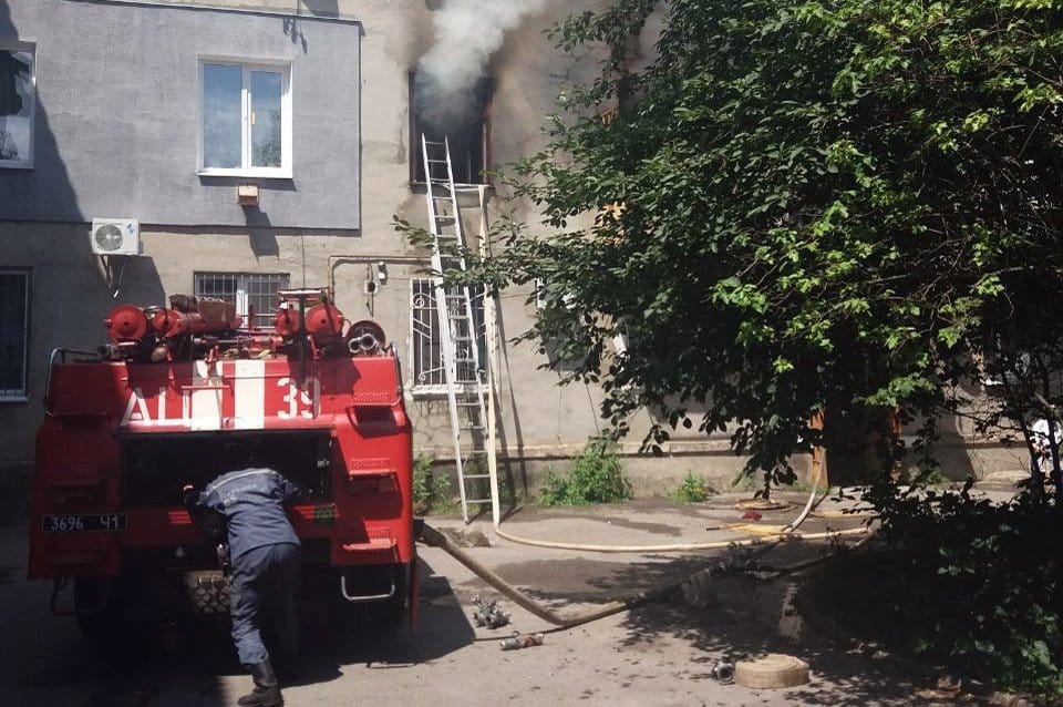 В Желтых Водах произошел пожар: огонь повредил восемь квартир - рис. 1