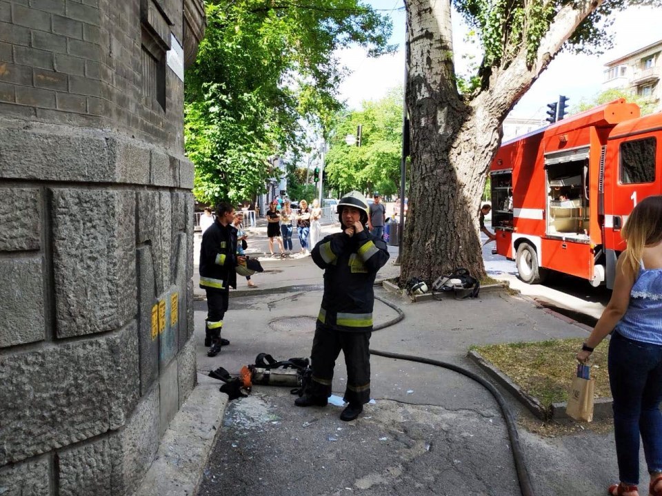 В Днепре на улице Шевченко произошел пожар: пострадала женщина - рис. 2