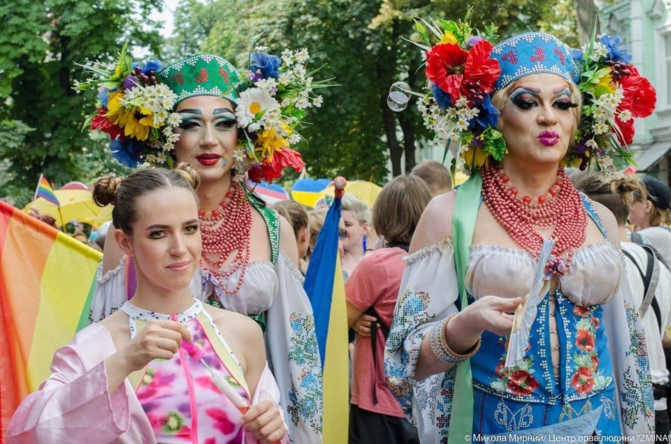 Нестандартные костюмы, радужные флаги и яркие лозунги: как в Киеве прошел Марш Равенства-2019 - рис. 34